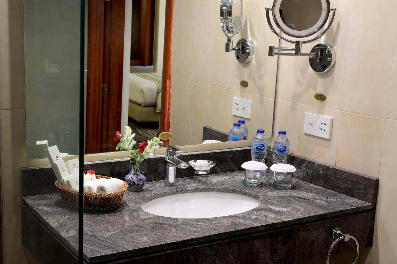 Avari Boutique Multan Exteriör bild